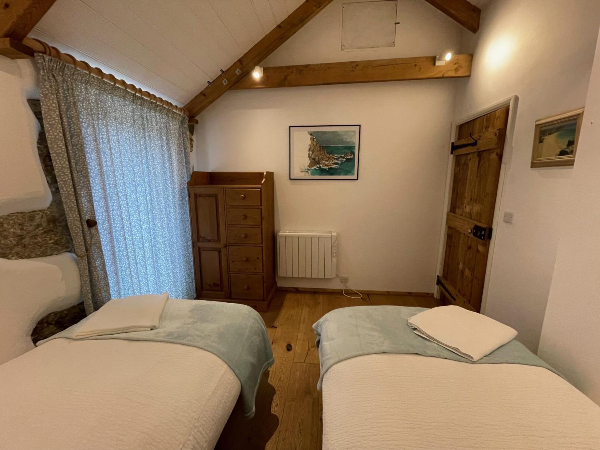 Trengothal Barn Apartment Porthcurno Exterior foto