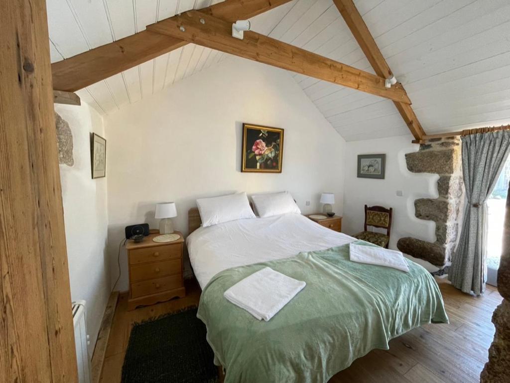 Trengothal Barn Apartment Porthcurno Exterior foto