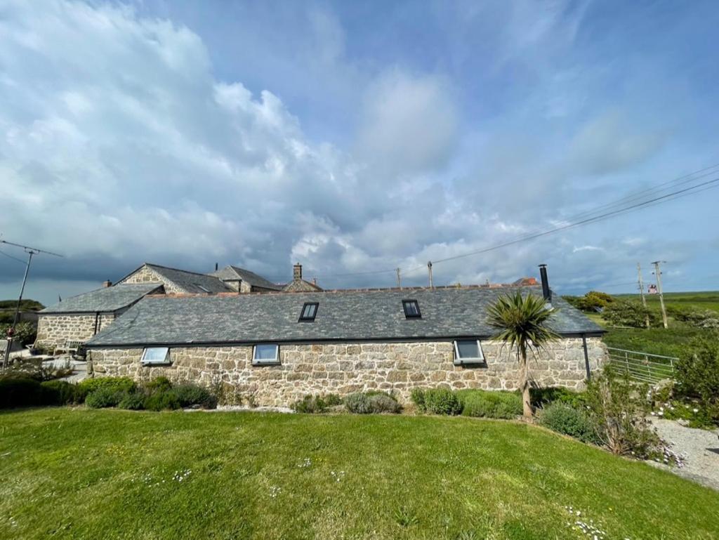 Trengothal Barn Apartment Porthcurno Exterior foto