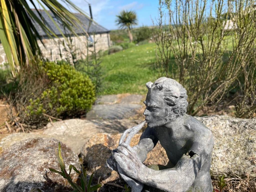 Trengothal Barn Apartment Porthcurno Exterior foto