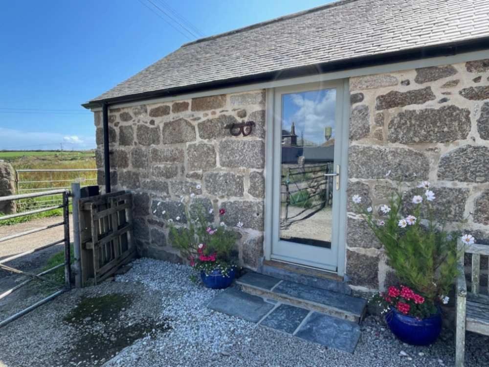 Trengothal Barn Apartment Porthcurno Exterior foto